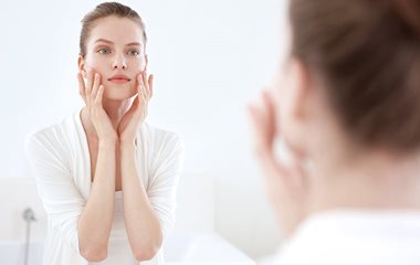 حب الشباب والتجاعيد في سن الثلاثين