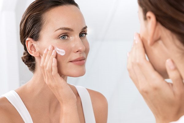 أكزيما الوجه وكريم الوجه للبشرة الأتوبية Eucerin AtopiControl Face Cream
