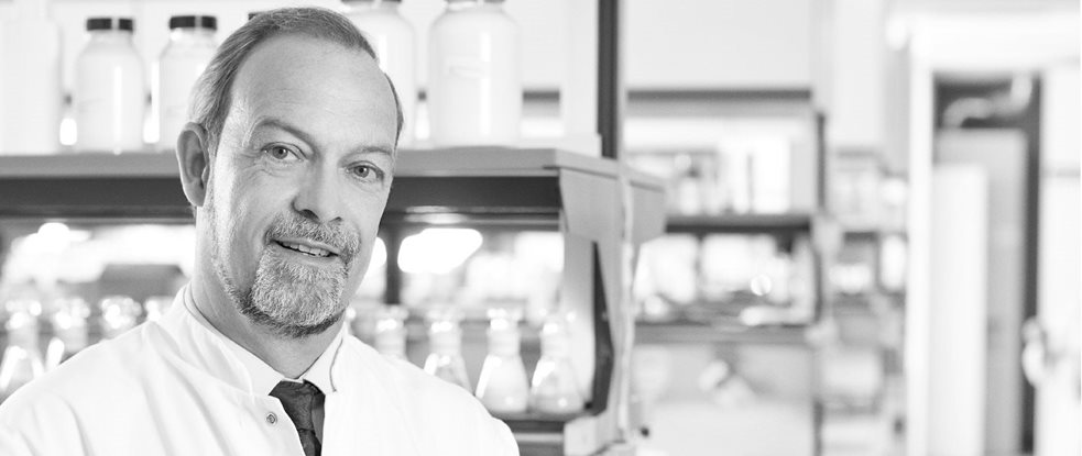 علماء في مختبرScientist in laboratory