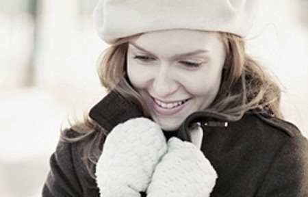 امرأة ترتدي ملابس شتوية 